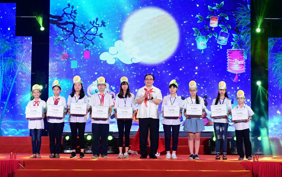 Thiếu nhi Hà Nội vui đón Đêm hội Trăng rằm thieu nhi ha noi vui don dem hoi trang ram