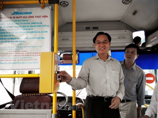 Hà Nội: Từ 1/10 triển khai vé điện tử phục vụ hành khách đi xe BRT ha noi tu 110 trien khai ve dien tu phuc vu hanh khach di xe brt