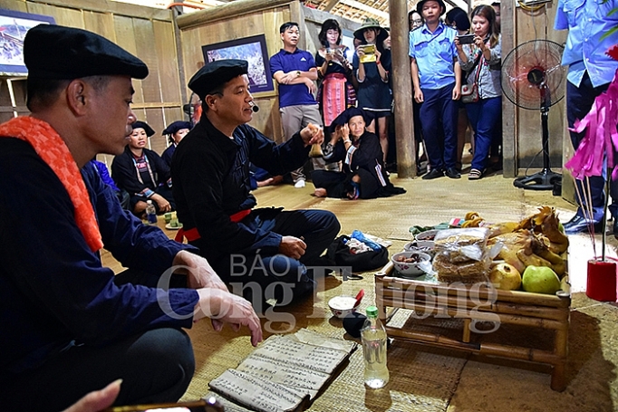 Lễ giải hạn - nối số của dân tộc Mông đen le giai han noi so cua dan toc mong den