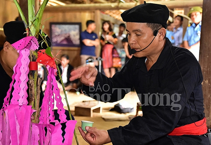 Lễ giải hạn - nối số của dân tộc Mông đen le giai han noi so cua dan toc mong den