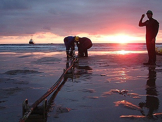 Cáp biển AAG được sửa xong sớm trước 4 ngày so với dự kiến cap bien aag duoc sua xong som truoc 4 ngay so voi du kien