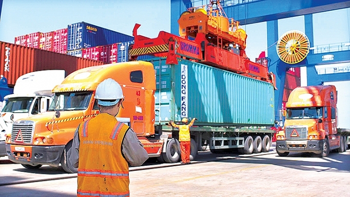 vung kinh te trong diem bac bo phat huy the manh thuong mai dich vu