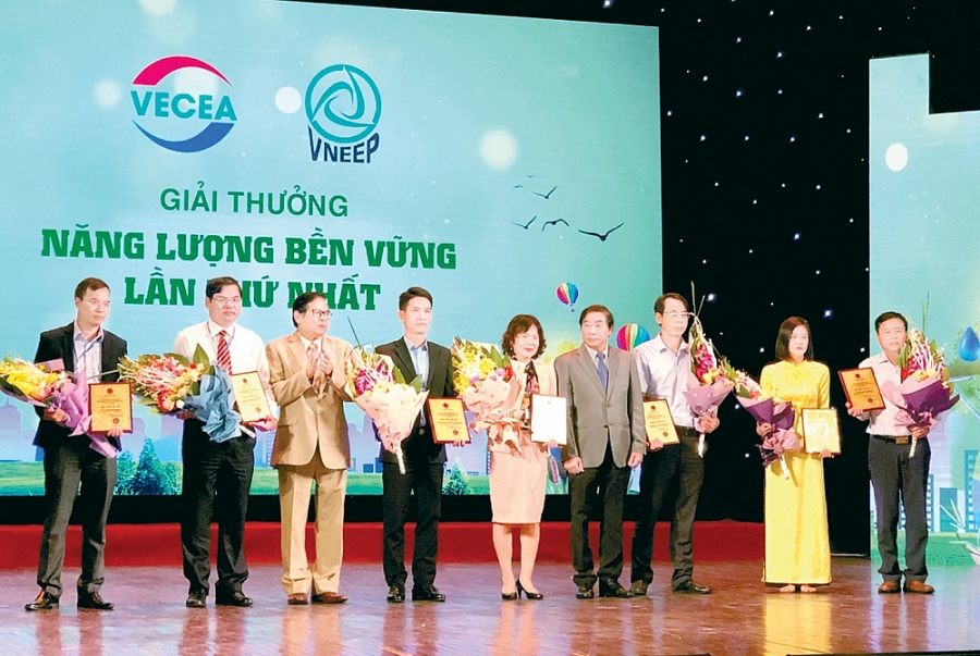 undefined 3752-anh-1