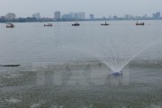 Hà Nội lắp đặt hệ thống cung cấp oxy hòa tan ở Hồ Tây