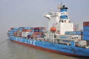 ​Doanh nghiệp Logistics: Nặng gánh chi phí