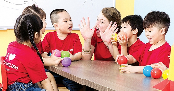 Trí tuệ nhân tạo (AI): Giải pháp phổ cập tiếng Anh cho 6 triệu học sinh Việt Nam tri tue nhan tao ai giai phap pho cap tieng anh cho 6 trieu hoc sinh viet nam