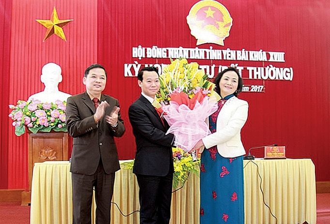 Yên Bái triển khai công tác cán bộ: Ngày ấy, bây giờ… yen bai trien khai cong tac can bo ngay ay bay gio