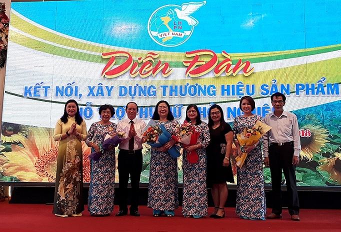Kết nối, xây dựng thương hiệu sản phẩm hỗ trợ phụ nữ khởi nghiệp ket noi xay dung thuong hieu san pham ho tro phu nu khoi nghiep