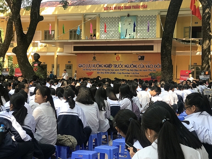 giao luu huong nghiep truoc nguong cua vao doi