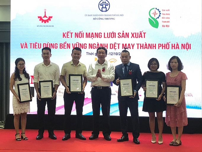 ha noi to chuc ket noi mang luoi san xuat va tieu dung ben vung trong linh vuc det may