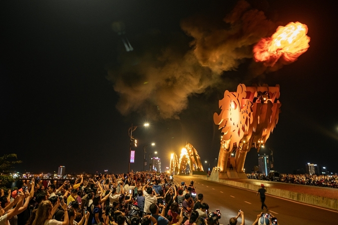 Du lịch Đà Nẵng và nỗi thất vọng của du khách dưới ánh đèn đêm du lich da nang va noi that vong cua du khach duoi anh den dem