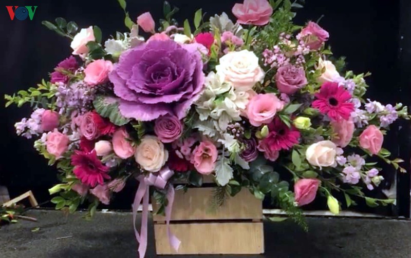 thi truong 2010 soi dong du gia hoa tuoi qua tang khong he re