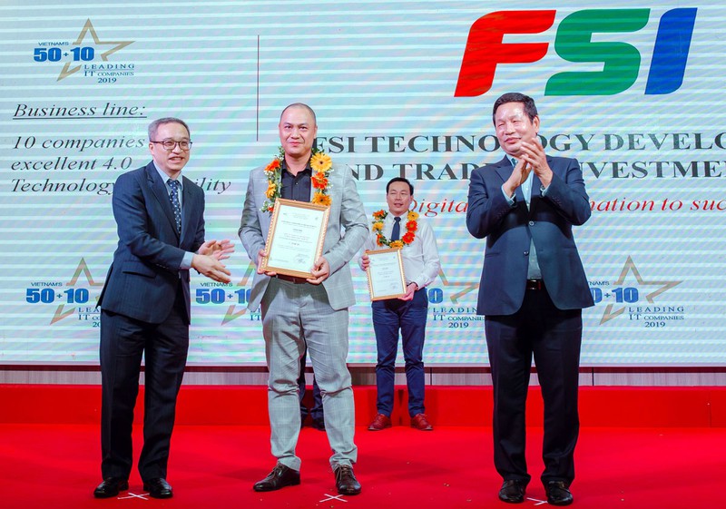 Vinh danh Top 50+10 doanh nghiệp CNTT hàng đầu Việt Nam vinh danh top 5010 doanh nghiep cntt hang dau viet nam