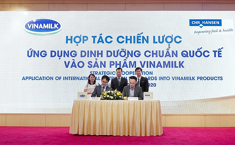 Vinamilk đẩy mạnh hợp tác trong và ngoài nước để chăm sóc sức khỏe cho hàng triệu trẻ em và người cao tuổi Việt Nam Vinamilk đẩy mạnh hợp tác trong và ngoài nước để chăm sóc sức khỏe cho hàng triệu trẻ em và người cao tuổi Việt Nam