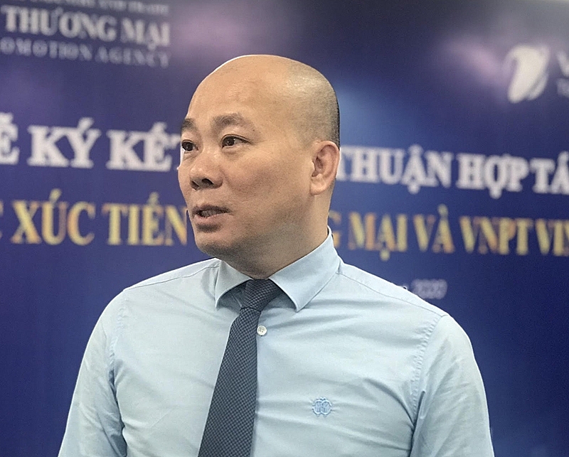 undefined 4252-ong-vu-ba-phu