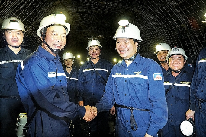 Diện mạo mới, vị thế mới của than Việt Nam dien mao moi vi the moi cua than viet nam