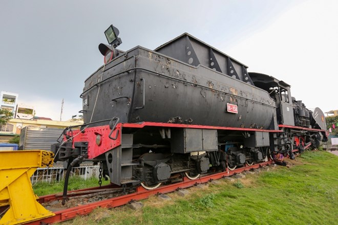 sap co tau chay bang dau may hoi nuoc tuyen duong sat hue da nang