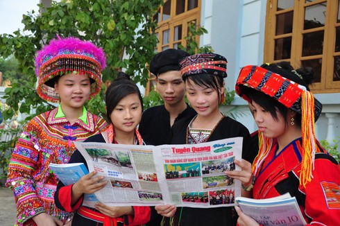 huong dan su dung kinh phi cap bao tap chi cho vung dan toc thieu so va mien nui