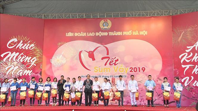ha noi trien khai cac hoat dong cham lo cho nguoi lao dong dip tet nguyen dan