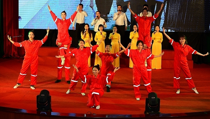 khai mac lien hoan nghe thuat quan chung vietsovpetro lan thu 25
