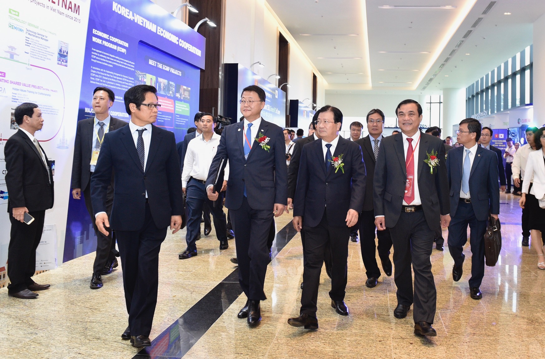 tuong lai quan he hop tac viet nam han quoc phu thuoc doi ngu doanh nhan