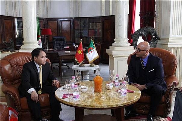 tang cuong xuc tien thuong mai va dau tu tai thanh pho oran algeria