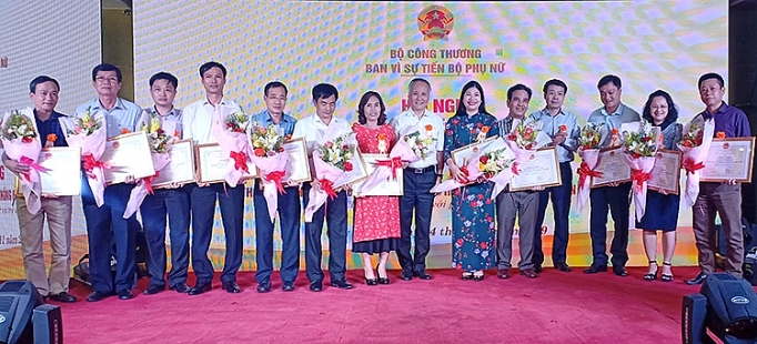 bo cong thuong tap huan cong tac to chuc can bo va bao ve chinh tri noi bo