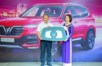 VINFAST tặng xe LUX SA2.0 phiên bản cao cấp cho HLV Park Hang-seo