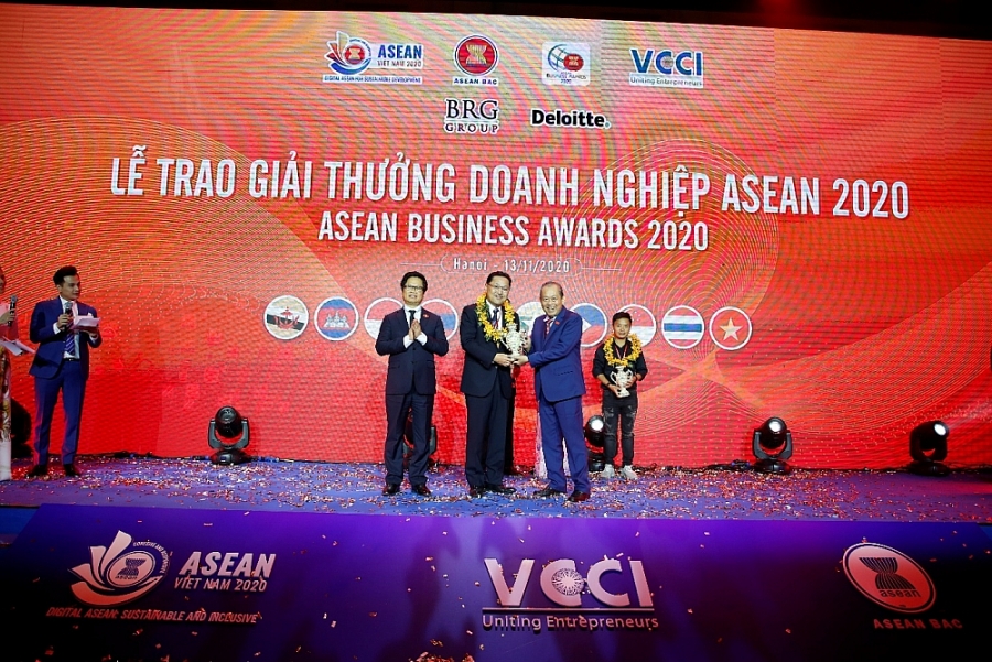 Lễ trao giải thưởng ASEAN BUSINESS AWARDS: Vinh danh 58 doanh nghiệp xuât sắc toàn khu vực