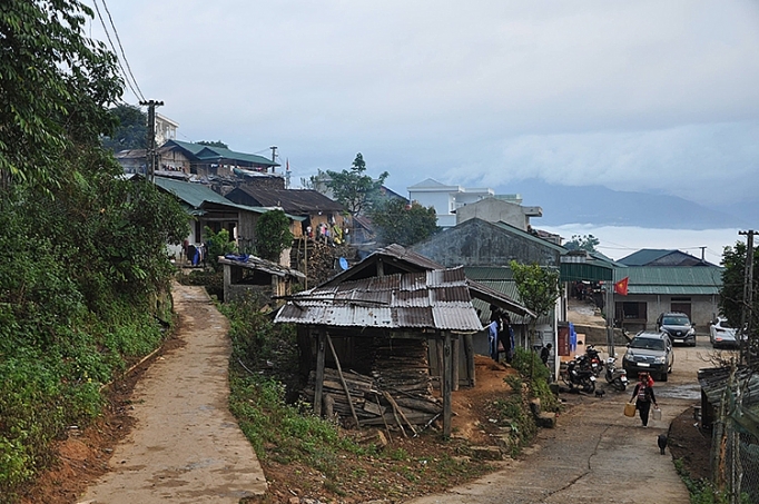 nguoi ha nhi o ka lang hoc cai chu de duoi cai ngheo