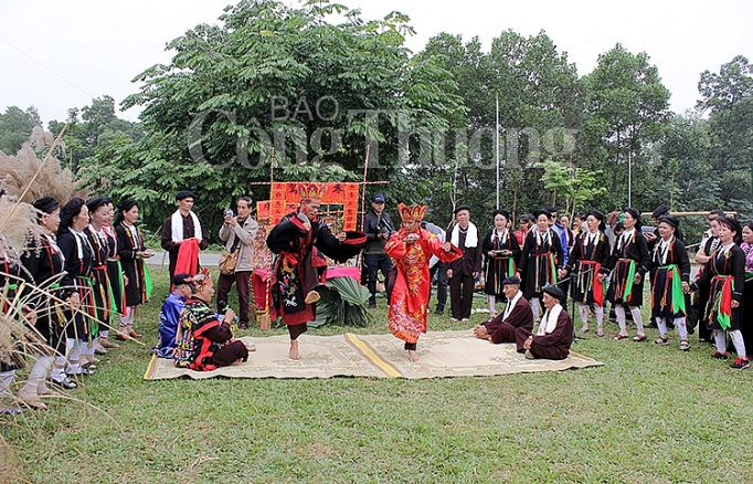 Vang mãi câu hát Soọng Cô vang mai cau hat soong co