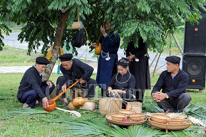 Vang mãi câu hát Soọng Cô vang mai cau hat soong co