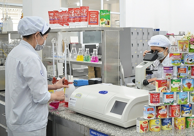 Vinamilk nhận giải thưởng doanh nghiệp xuất khẩu của châu Á 2019 vinamilk nhan giai thuong doanh nghiep xuat khau cua chau a 2019