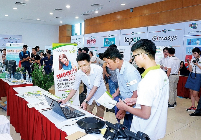 Khởi nghiệp với thương mại điện tử: Bắt đầu từ đâu? khoi nghiep voi thuong mai dien tu bat dau tu dau