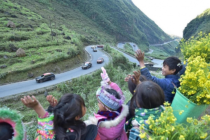 Vẻ đẹp con người rẻo cao Hà Giang qua chuyến caravan độc nhất vô nhị ve dep con nguoi reo cao ha giang qua chuyen caravan doc nhat vo nhi