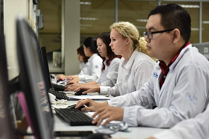 co gai ha lan thuong hieu sua dau tien nhan huy hieu hoang gia