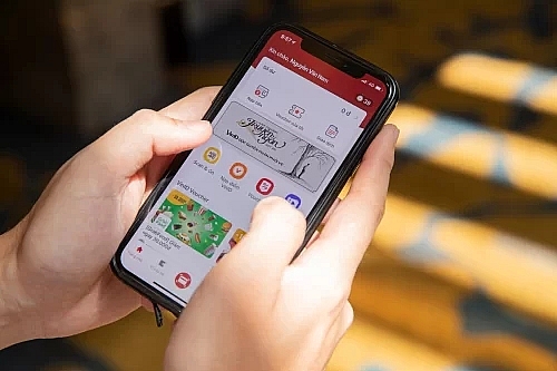 tan binh vinid pay co gi hay trong chiec vi dien tu moi nhat tren thi truong