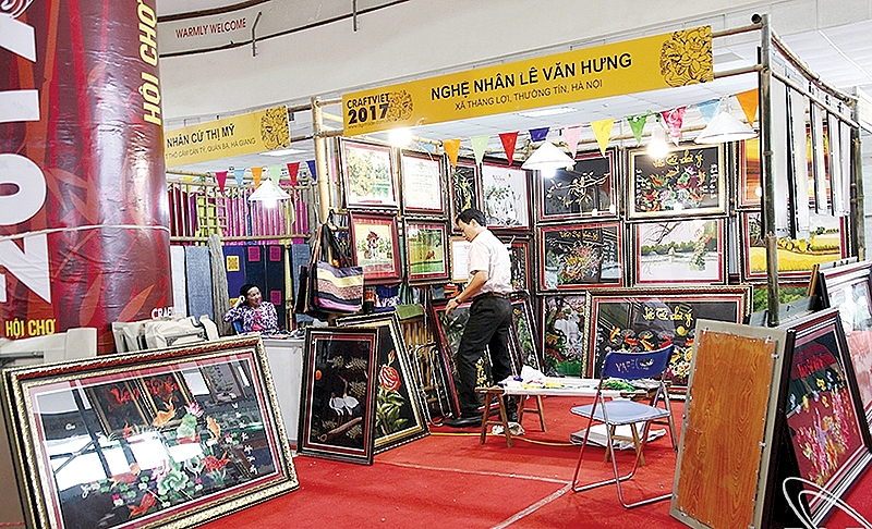 Đẩy mạnh phát triển làng nghề gắn với phong trào Tự hào hàng Việt