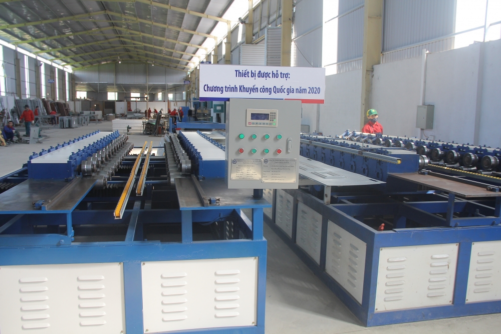 Tháo gỡ khó khăn cho công nghiệp nông thôn thao go kho khan cho cong nghiep nong thon