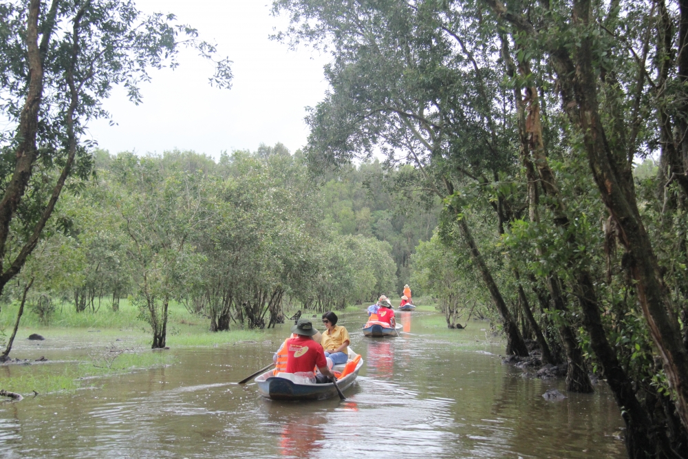 du lich tinh bien tiem nang duoc danh thuc