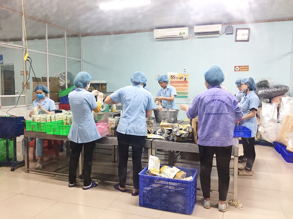 cu huych nho dong luc lon