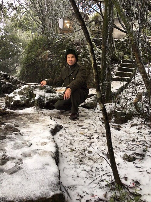 Tuyết rơi phủ trắng tại Ba Vì (Hà Nội). (Ảnh: An ninh thủ đô)