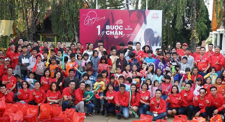 generali vietnam pioneers in using digital application for health and charity fundraising