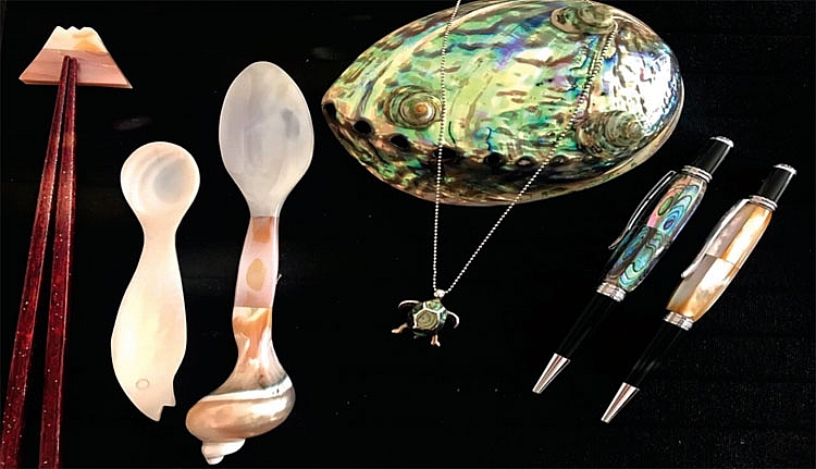 Hà Dũng Crafts: Khát vọng đưa vỏ trai, sừng trâu… xuất ngoại