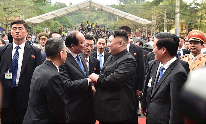 Chủ tịch Triều Tiên Kim Jong Un lên tàu rời Việt Nam chu tich trieu tien kim jong un len tau roi viet nam