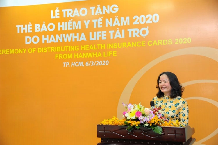 hanwha life vietnam donates 3257 health care insurance cards to the poor people