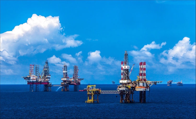 Petrovietnam quickly implement urgent tasks and solutions to cope with double impact of Covid-19 epidemic and decline in oil prices petrovietnam quickly implement urgent tasks and solutions to cope with double impact of covid 19 epidemic and decline in oil prices