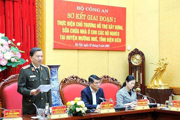 Vietcombank trao 10 tỷ đồng hỗ trợ xây dựng nhà cho hộ nghèo tỉnh Điện Biên vietcombank trao 10 ty dong ho tro xay dung nha cho ho ngheo tinh dien bien