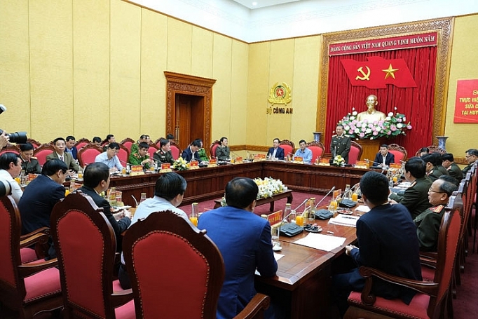 Vietcombank trao 10 tỷ đồng hỗ trợ xây dựng nhà cho hộ nghèo tỉnh Điện Biên vietcombank trao 10 ty dong ho tro xay dung nha cho ho ngheo tinh dien bien
