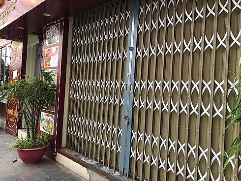 nha hang quan an dong cua phong dich cho ca chu lan khach